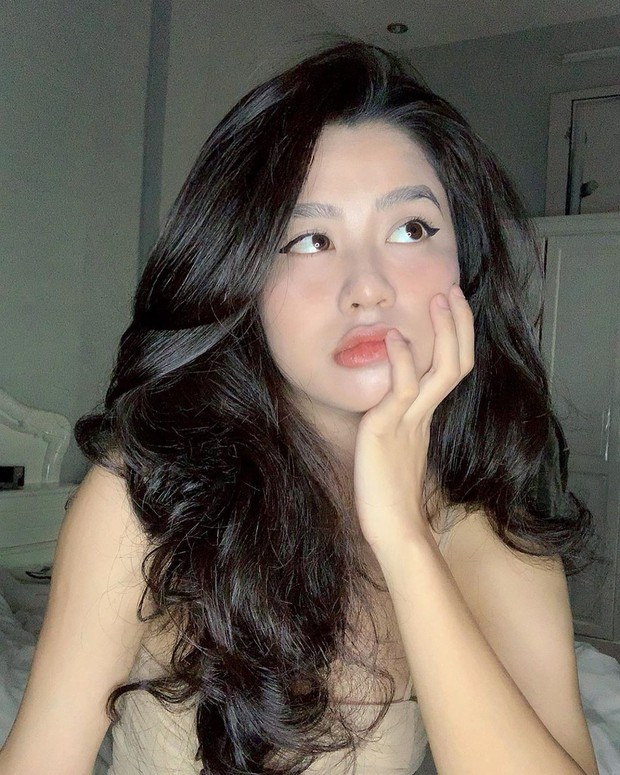 1 tháng trước còn bị đồn là tuesday của Huyme, mới đây Hàn Hằng đã lại được rich kid khoe ảnh hôn nhau, khẳng định chính chủ - Ảnh 1.