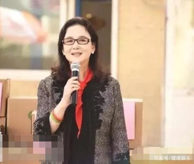 Hằng Nga đẹp nhất màn ảnh của Tây Du Ký 1986: Đại gia với đời tư viên mãn, nhan sắc vẫn gây sốt ở tuổi 61 - Ảnh 6. Hằng Nga đẹp nhất màn ảnh của Tây Du Ký 1986: Đại gia với đời tư viên mãn, nhan sắc vẫn gây sốt ở tuổi 61 - Ảnh 6.