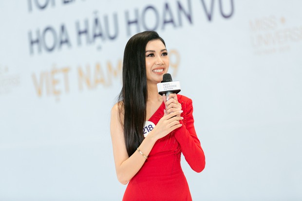 Đi thi mà xuất hiện như celeb, Thúy Vân suýt bị loại khỏi Hoa hậu Hoàn vũ Việt Nam - Ảnh 3.