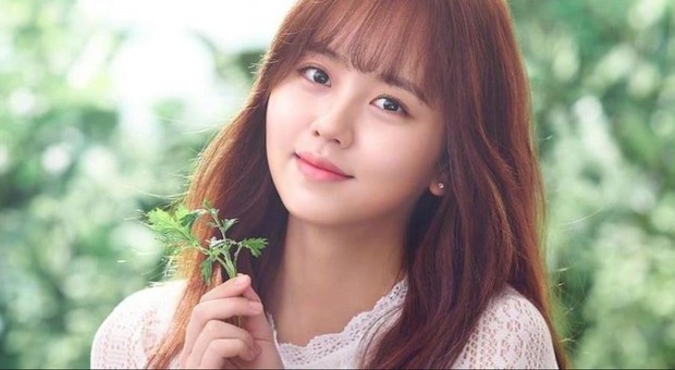 Hình mẫu trong mơ của thiếu nam Châu Á - Kim So Hyun: Vì nổi tiếng nên phải bỏ học từ sớm, có nụ hôn đầu năm 13 tuổi - Ảnh 1.