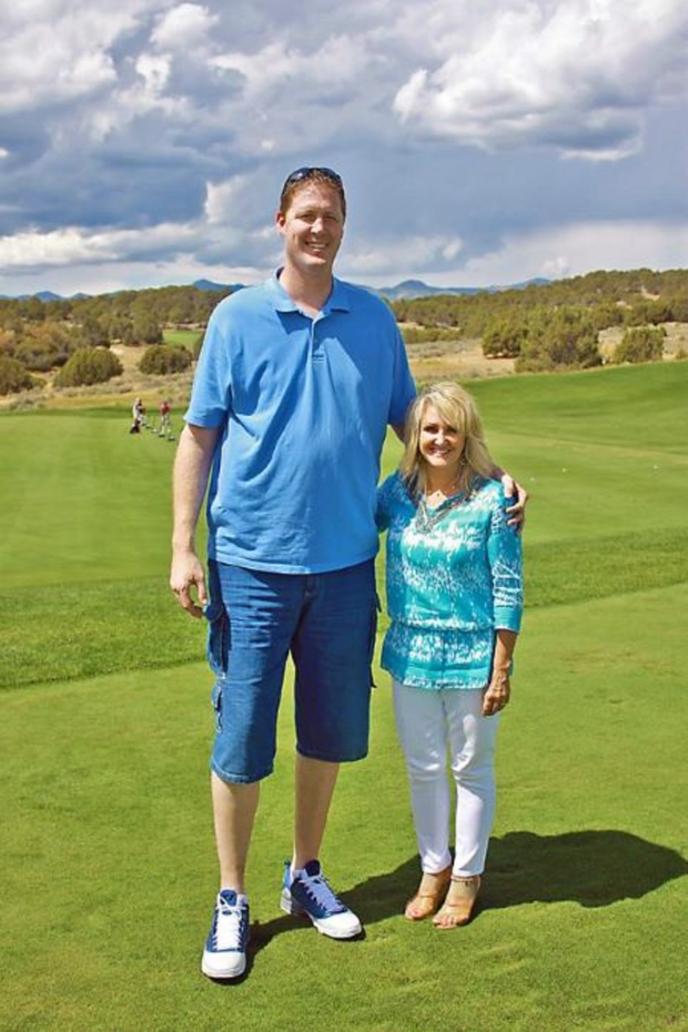 Những cặp đôi đũa lệch nhất trong lịch sử NBA (Phần 2): Choáng trước cặp vợ chồng có chiều cao chênh gần... 70cm - Ảnh 10.