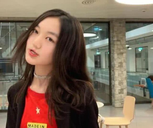 Từng mặc cảm vì đôi môi hở hàm ếch, giờ đây con gái Vương Phi ngày càng tự tin khoe nhan sắc không vừa tuổi 12 - Ảnh 3.