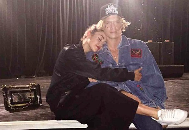 Sau bao xì xào dị nghị, Miley Cyrus cuối cùng cũng chịu lên tiếng về Liam và tin đồn hẹn hò tình cũ Gigi Hadid - Ảnh 2. Sau bao xì xào dị nghị, Miley Cyrus cuối cùng cũng chịu lên tiếng về Liam và tin đồn hẹn hò tình cũ Gigi Hadid - Ảnh 2.