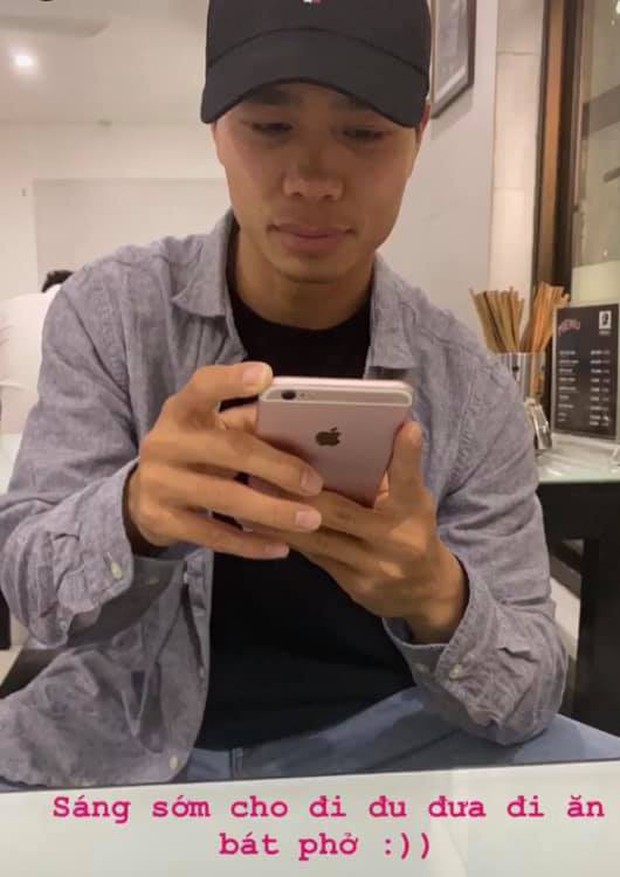 Công Phượng được đưa đi ăn đặc sản khi về nước, VFF lý giải việc Văn Hậu vỡ kế hoạch hội quân - Ảnh 1. Công Phượng được đưa đi ăn đặc sản khi về nước, VFF lý giải việc Văn Hậu vỡ kế hoạch hội quân - Ảnh 1.