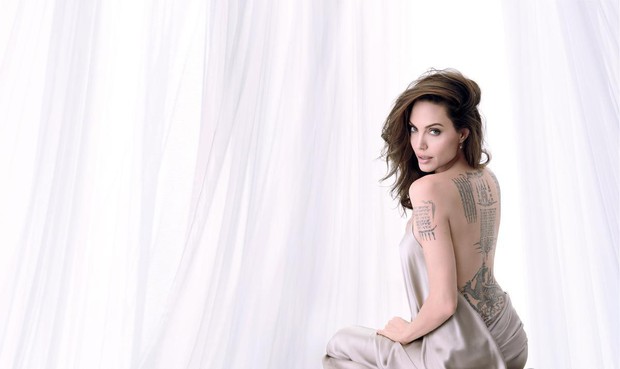 Phát sốt vì nhan sắc lột xác của Angelina Jolie gần đây: Cuối cùng nữ hoàng nhan sắc một thời đã trở lại! - Ảnh 2.