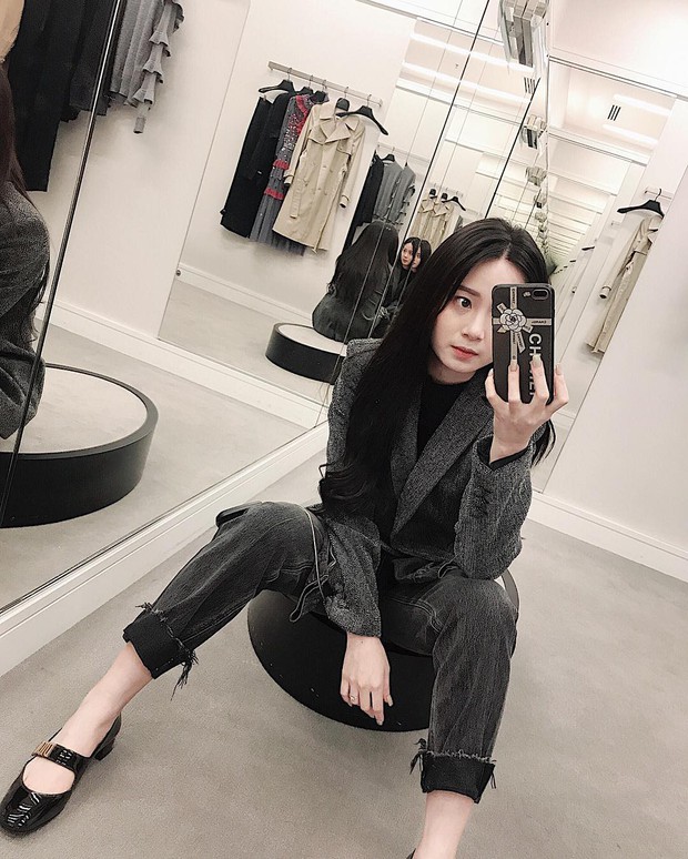 Rich kid có màn shopping hết 2 tỷ 300 triệu gây sốt là đạo diễn truyền hình ở Mỹ, cuộc sống nhiều người mơ - Ảnh 8. Rich kid có màn shopping hết 2 tỷ 300 triệu gây sốt là đạo diễn truyền hình ở Mỹ, cuộc sống nhiều người mơ - Ảnh 8.