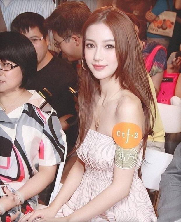 Soi nhan sắc ngày xưa của Angela Baby: Bảo sao khiến Huỳnh Hiểu Minh mê đắm, hứa nâng niu như công chúa cả đời - Ảnh 1.