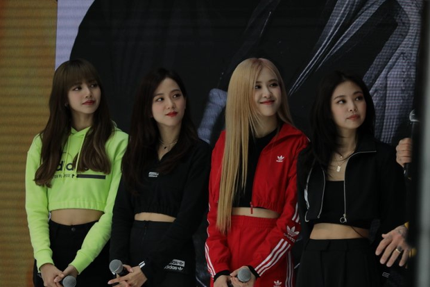 Đến BLACKPINK còn lộ ra ánh mắt mê trai mất hết liêm sỉ khi nhìn David Beckham bằng xương bằng thịt thì trách gì fangirl chúng mình - Ảnh 3.