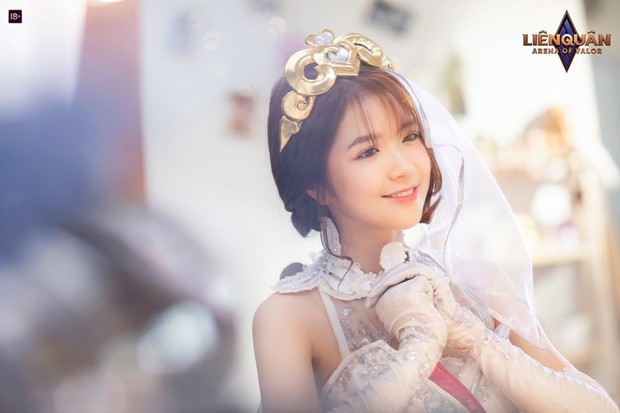 Suni Hạ Linh xinh như thần tiên tỉ tỉ trong bộ ảnh cosplay skin Violet khiến game thủ đồng loạt rụng tim - Ảnh 11.