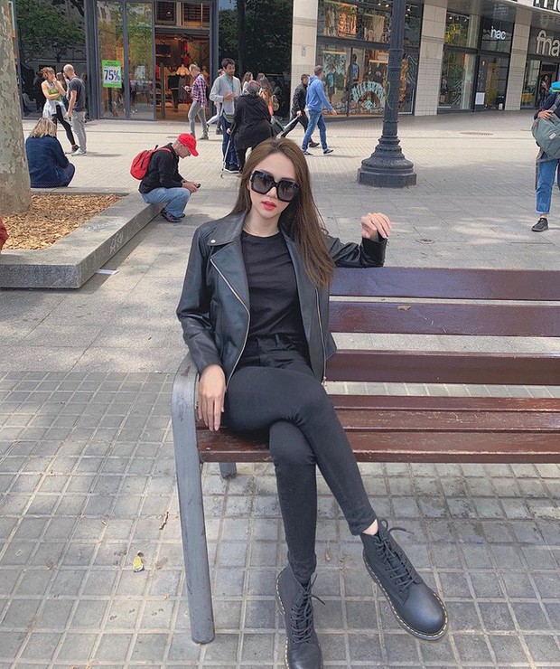 Học ngay 11 set đồ của Hoa hậu Hương Giang để mix quần jeans từ đơn giản đến cá tính - Ảnh 11. Học ngay 11 set đồ của Hoa hậu Hương Giang để mix quần jeans từ đơn giản đến cá tính - Ảnh 11.