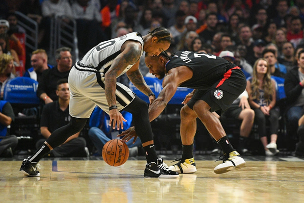 NBA 19-20: Kawhi Leonard tỏa sáng ở nửa sau trận đấu, Los Angeles Clippers giành chiến thắng chung cuộc trước San Antonio Spurs - Ảnh 3.