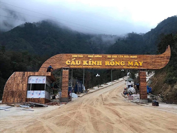 Sau 7 tháng hoãn lên hoãn xuống, cầu kính hoành tráng ở gần Sa Pa đã chính thức lộ diện hình ảnh thật cùng ngày khai trương - Ảnh 10. Sau 7 tháng hoãn lên hoãn xuống, cầu kính hoành tráng ở gần Sa Pa đã chính thức lộ diện hình ảnh thật cùng ngày khai trương - Ảnh 10.
