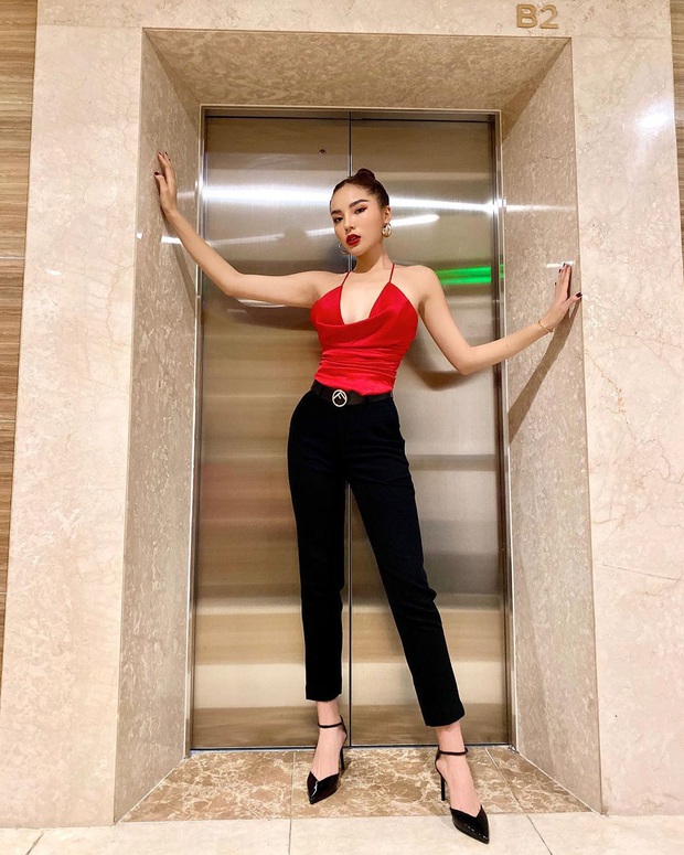 Street style sao Việt: Chi Pu diện áo corset khoe body nhỏ đến khó tin, Ngọc Trinh lại bất ngờ kín cổng cao tường - Ảnh 3.