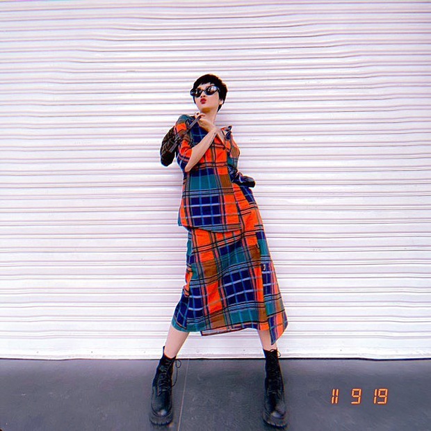 Street style sao Việt: Chi Pu diện áo corset khoe body nhỏ đến khó tin, Ngọc Trinh lại bất ngờ kín cổng cao tường - Ảnh 11.