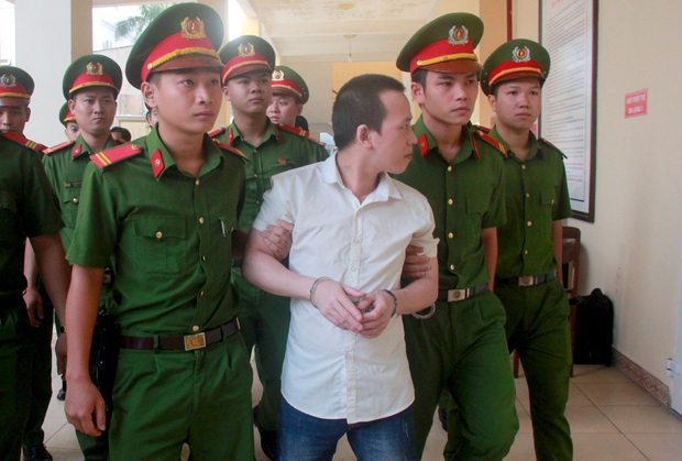 Nam thanh niên sát hại dã man 3 bà cháu trong gia đình ở Bình Dương bình thản hầu toà, nhận án tử hình - Ảnh 4. Nam thanh niên sát hại dã man 3 bà cháu trong gia đình ở Bình Dương bình thản hầu toà, nhận án tử hình - Ảnh 4.