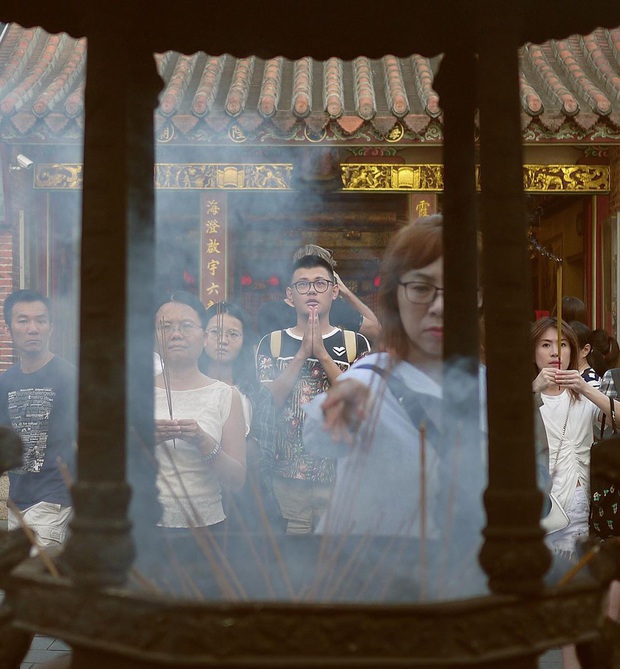 Du lịch Đài Loan đừng quên ghé thăm ngôi đền se duyên nổi tiếng để khi đi lẻ bóng, lúc về có đôi - Ảnh 9.