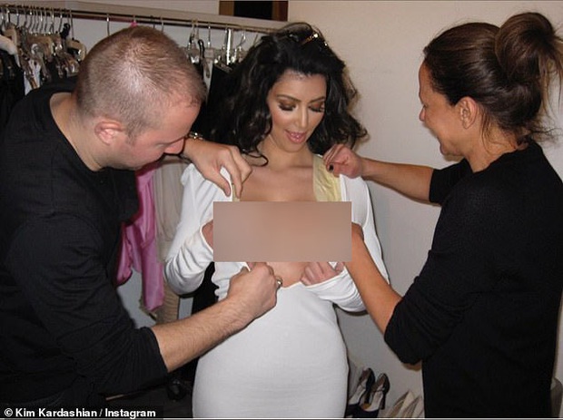 Tiết lộ bí quyết diện những bộ cánh hở bạo, Kim Kardashian khiến netizen choáng váng vì cảnh xôi thịt nhức mắt - Ảnh 4.