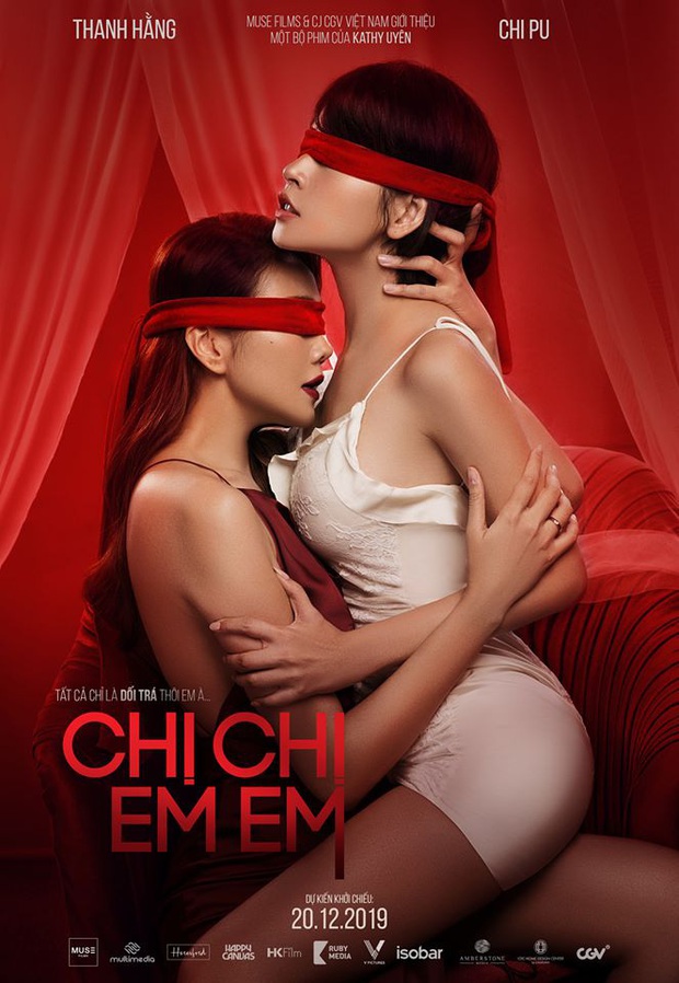 Thanh Hằng - Chi Pu ôm ấp nhau từ hậu trường tới poster phim: Chị Chị Em Em là bách hợp chứ chối cãi gì nữa? - Ảnh 1.