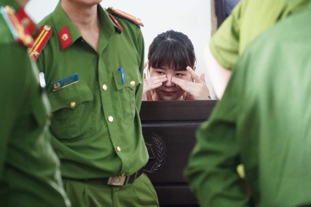Giang hồ mạng Khá Bảnh bị tuyên 10 năm 6 tháng tù giam, truy thu gần 5 tỷ đồng - Ảnh 24.