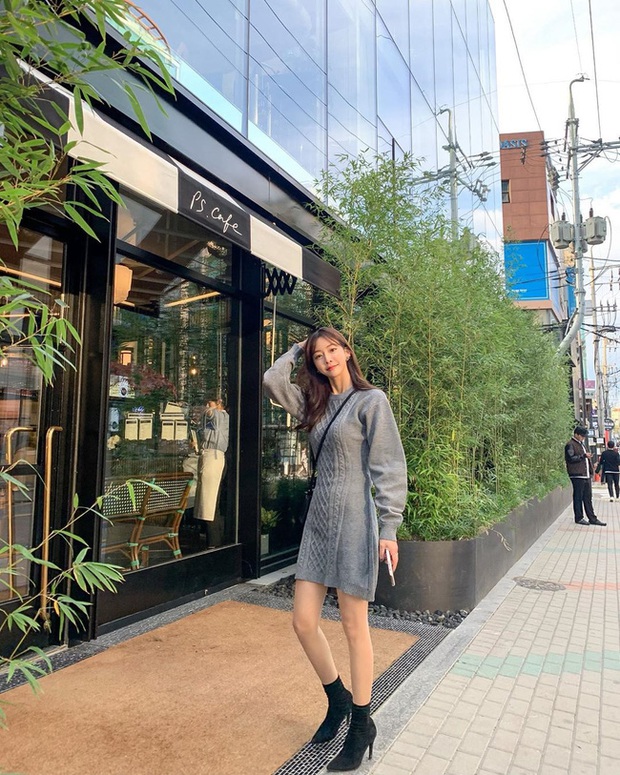 Ngắm street style châu Á tuần qua để găm loạt bí kíp diện áo len to sụ siêu xinh cho ngày trở rét - Ảnh 5. Ngắm street style châu Á tuần qua để găm loạt bí kíp diện áo len to sụ siêu xinh cho ngày trở rét - Ảnh 5.