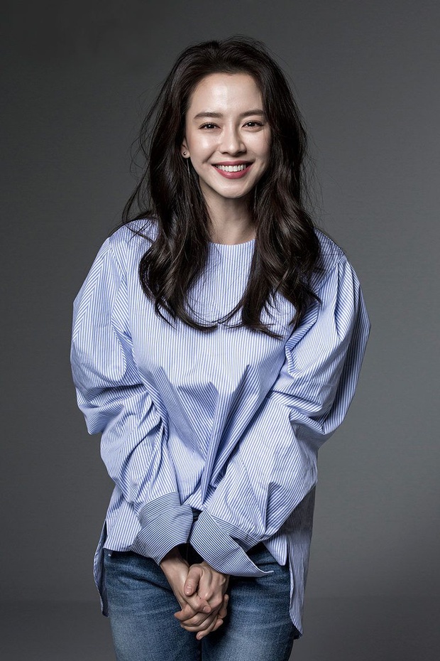 Sau 14 năm nằm không, mợ ngố Song Ji Hyo bỗng được tận 4 mỹ nam theo đuổi trong phim mới - Ảnh 3.