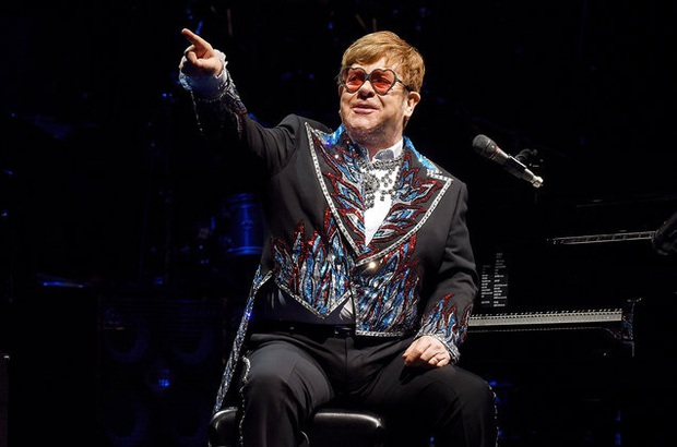 BTS kiếm hơn 2000 tỉ đồng tiền vé concert, xếp sau mỗi Elton John thế mà lại thua giải tour diễn của năm trước BLACKPINK - Ảnh 3. BTS kiếm hơn 2000 tỉ đồng tiền vé concert, xếp sau mỗi Elton John thế mà lại thua giải tour diễn của năm trước BLACKPINK - Ảnh 3.