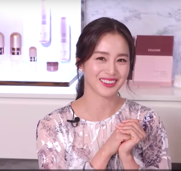 Nữ hoàng nhan sắc Kim Tae Hee hiếm lắm mới chia sẻ bí quyết làm đẹp, vô tình hé lộ hôn nhân viên mãn bên Bi Rain - Ảnh 3.