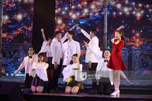 Ngẩn ngơ nhìn lại thời mới debut của dàn sao Việt: Sơn Tùng M-TP ngố tàu, Đông Nhi baby cute nhưng gây ngỡ ngàng nhất chính là Ngô Kiến Huy - Ảnh 15. Ngẩn ngơ nhìn lại thời mới debut của dàn sao Việt: Sơn Tùng M-TP ngố tàu, Đông Nhi baby cute nhưng gây ngỡ ngàng nhất chính là Ngô Kiến Huy - Ảnh 15.