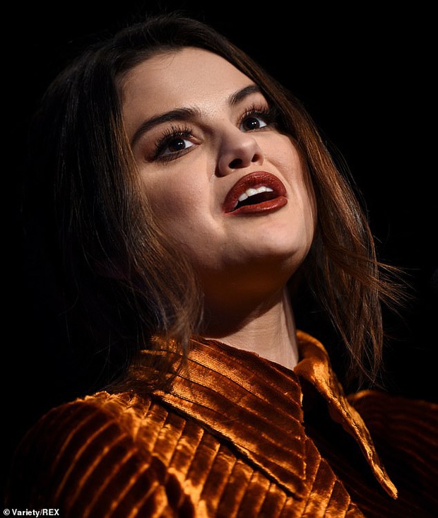 Vừa gây bão vì visual mê hồn, chị đẹp Selena Gomez sao lại bị hại thảm thương thế này? - Ảnh 4.