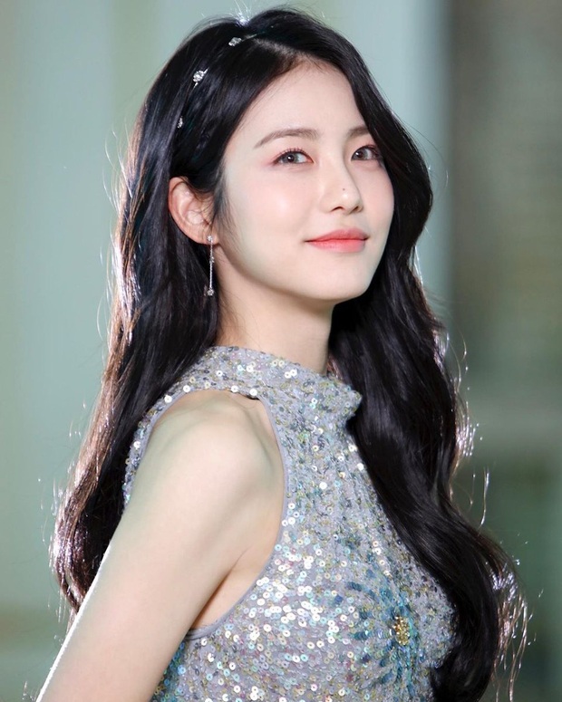 Nữ diễn viên tân binh thành hiện tượng MXH chỉ với 2 bức ảnh thi audition ở JYP, nữ thần kế nhiệm Suzy là đây? - Ảnh 6.