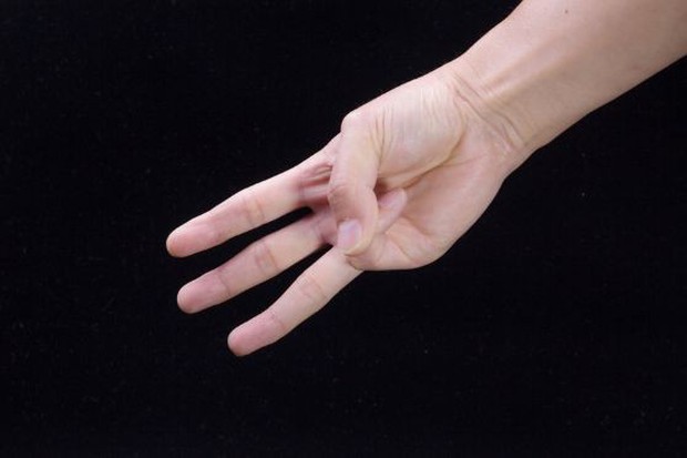 Chỉ với 3 ngón tay, bạn có thể tự kiểm tra xem mình đang có nguy cơ mắc bệnh ung thư hay không - Ảnh 2.