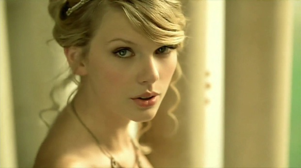 11 years ago, it was Taylor Swift's princess-like beauty that made millions of people fall in love - Photo 8.