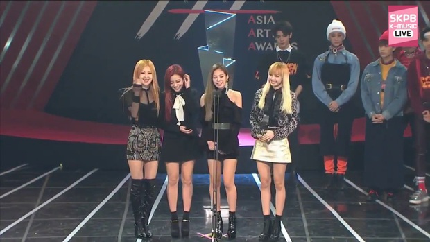 Cùng giật giải Tân binh của AAA 3 năm trước nhưng: BLACKPINK một bước leo lên vị trí hàng đầu, NCT 127 vẫn chật vật tìm chỗ đứng ổn định - Ảnh 1. Cùng giật giải Tân binh của AAA 3 năm trước nhưng: BLACKPINK một bước leo lên vị trí hàng đầu, NCT 127 vẫn chật vật tìm chỗ đứng ổn định - Ảnh 1.