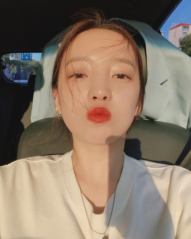 Goo Hara ra đi, công chúng sẽ mãi nhớ một cô gái sở hữu gương mặt mộc hoàn mỹ, chỉ makeup sương sương đã xinh như búp bê - Ảnh 2.