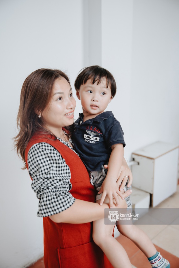 Trò chuyện độc quyền với mẹ con Youtuber Quỳnh Trần - bé Sa: “Thời gian đầu ông xã còn sợ mình làm khùng làm điên trên mạng không ai coi!” - Ảnh 3.