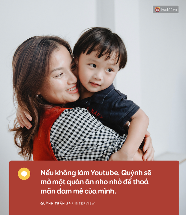 Trò chuyện độc quyền với mẹ con Youtuber Quỳnh Trần - bé Sa: “Thời gian đầu ông xã còn sợ mình làm khùng làm điên trên mạng không ai coi!” - Ảnh 16.