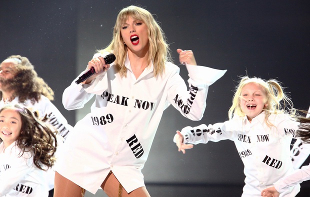 Vắng bóng BTS, đến sân khấu huyền thoại của Taylor Swift cũng không cứu nổi ratings chạm đáy vực của AMA 2019 - Ảnh 1.