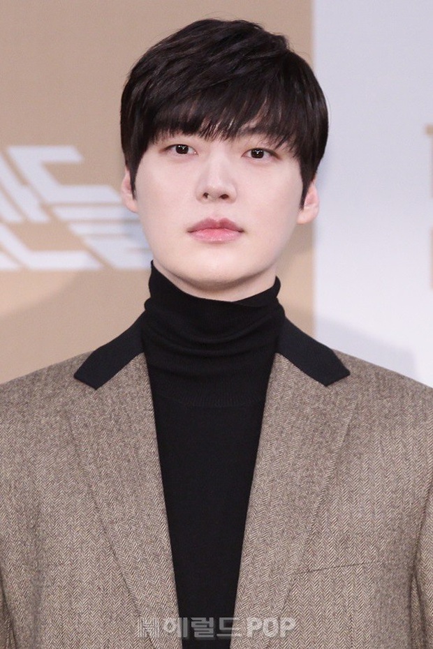 Ahn Jae Hyun và tiểu tam tin đồn lần đầu lộ diện sau vụ ly hôn chấn động: Đều có biểu cảm tươi rói, lên cân thấy rõ - Ảnh 4.