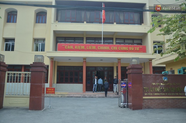 Kết thúc phiên xử buổi sáng vụ mẹ nữ sinh giao gà cùng đồng phạm: Vì Thị Thu phản cung, bà Hiền nói mình bị oan - Ảnh 3.