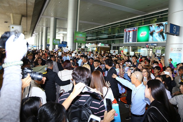 Từ AAA 2019 ngẫm về văn hóa fandom Việt: Năm nay có khác năm xưa hay vẫn ngao ngán trước cảnh “fan cuồng”, quá khích như “xác sống”? - Ảnh 1. Từ AAA 2019 ngẫm về văn hóa fandom Việt: Năm nay có khác năm xưa hay vẫn ngao ngán trước cảnh “fan cuồng”, quá khích như “xác sống”? - Ảnh 1.