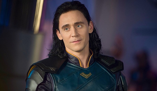 Lộ clip Loki Tom Hiddleston thử vai Thor: Anh trông đô con, vung búa chuẩn không kém hàng thật, nhưng nhan sắc thì quá ba chấm! - Ảnh 4.