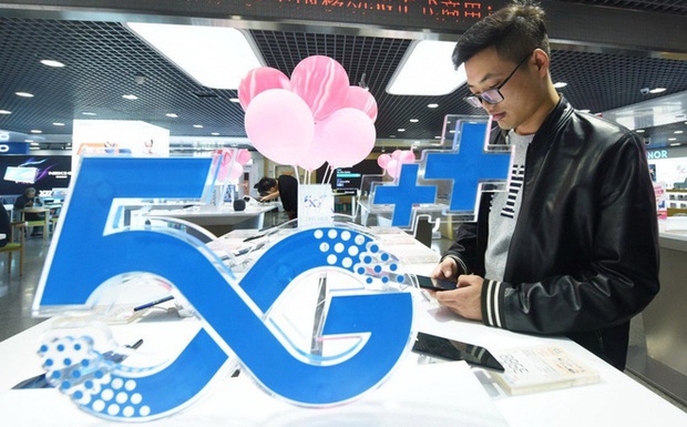 Mạng 5G nhanh hơn bao nhiêu lần 4G: Kết quả có ngay sau pha chiến nhau giữa smartphone 5G và iPhone 11 - Ảnh 2.