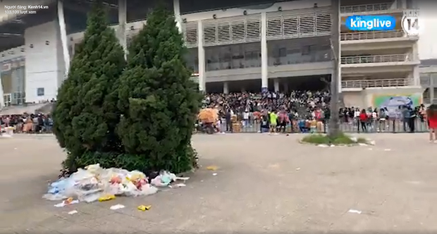 Từ AAA 2019 ngẫm về văn hóa fandom Việt: Năm nay có khác năm xưa hay vẫn ngao ngán trước cảnh “fan cuồng”, quá khích như “xác sống”? - Ảnh 29. Từ AAA 2019 ngẫm về văn hóa fandom Việt: Năm nay có khác năm xưa hay vẫn ngao ngán trước cảnh “fan cuồng”, quá khích như “xác sống”? - Ảnh 29.
