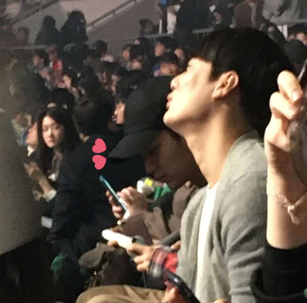 IU tổ chức concert thôi mà chẳng khác gì lễ trao giải: Song Hye Kyo, Kim Soo Hyun, Lee Jun Ki cùng loạt sao Kbiz tề tựu đủ cả - Ảnh 6. IU tổ chức concert thôi mà chẳng khác gì lễ trao giải: Song Hye Kyo, Kim Soo Hyun, Lee Jun Ki cùng loạt sao Kbiz tề tựu đủ cả - Ảnh 6.