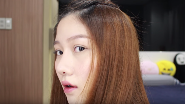 Em gái út sinh năm 1999 của MC Trấn Thành khoe mặt mộc và nhan sắc chặt chém dù chỉ makeup sương sương - Ảnh 2. Em gái út sinh năm 1999 của MC Trấn Thành khoe mặt mộc và nhan sắc chặt chém dù chỉ makeup sương sương - Ảnh 2.