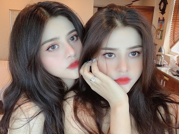 Lùng info cặp sinh đôi 2000 mới nổi trên Instagram: Cùng tên, xinh đẹp và lắm khi khiến người đối diện bị lú vì quá giống nhau - Ảnh 1. Lùng info cặp sinh đôi 2000 mới nổi trên Instagram: Cùng tên, xinh đẹp và lắm khi khiến người đối diện bị lú vì quá giống nhau - Ảnh 1.