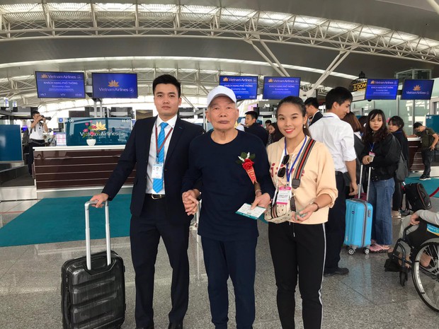 Đề xuất xin máy bay bỏ hoang 12 năm ở Nội Bài bị từ chối, các cụ ở viện dưỡng lão vẫn có được chuyến bay đặc biệt nhất đời mình - Ảnh 3.