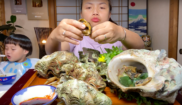Món sò tai tượng trong vlog Quỳnh Trần JP hoá ra là đặc sản quý, từng khiến 1 nữ diễn viên Hàn đối diện án tù sau khi ăn - Ảnh 8.