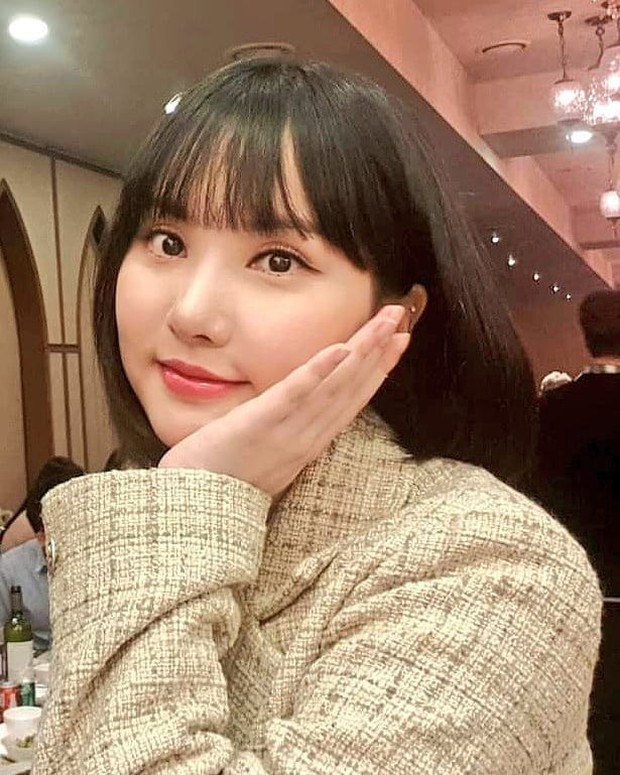 Cả dàn mỹ nhân G-Friend đi dự đám cưới chị gái Eunha, nữ idol xấu nhất lịch sử Kpop đứng rìa mà nổi bần bật - Ảnh 5.