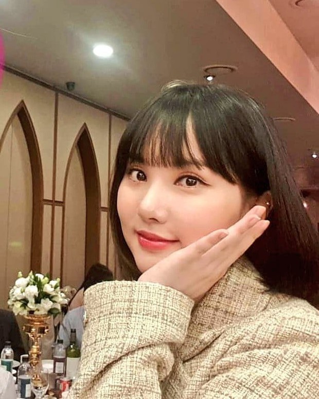 Cả dàn mỹ nhân G-Friend đi dự đám cưới chị gái Eunha, nữ idol xấu nhất lịch sử Kpop đứng rìa mà nổi bần bật - Ảnh 6.